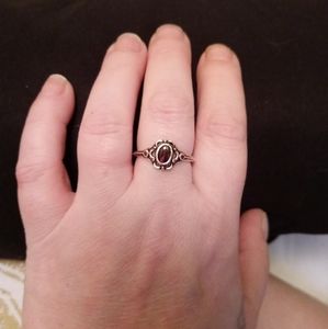 Silver & Garnet Ring.